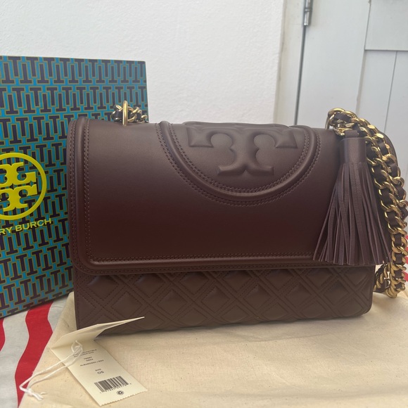 Tory Burch Albarossa Shoulder Bag with Gold Chain Strap and Flap Closure - Picture 4 of 6
